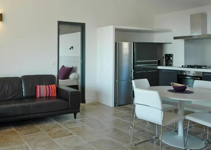 Ξενοδοχείο με διαμερίσματα Bianca Casa 4*