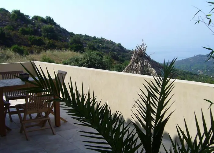 Ξενοδοχείο με διαμερίσματα Bianca Casa 4*