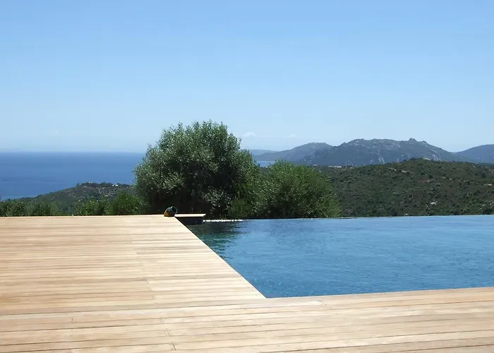 Ξενοδοχείο με διαμερίσματα Bianca Casa 4*